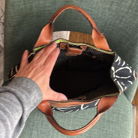 Kate Spade large Navy blue and Brown leather Tote with Floral Accents polka dots - Picture 11 of 15